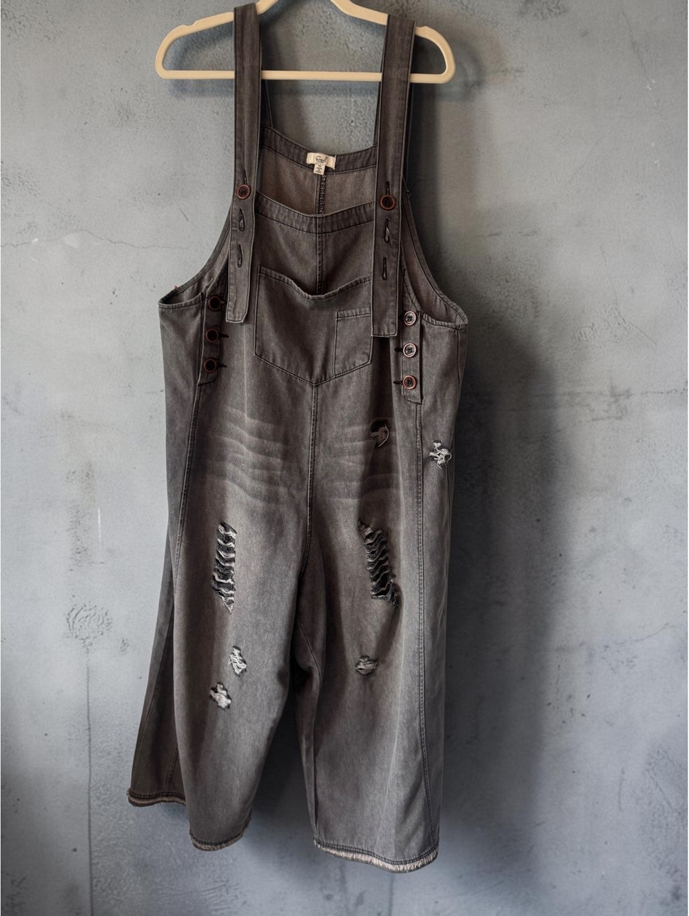 Easel Los Angeles Gray Distressed Denim Overalls Size M